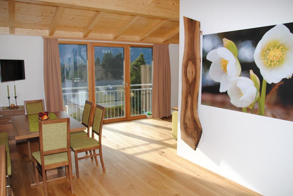 Kronhofer - Apartments & Erlebnis-Imkerei Hermagor-Pressegger See Room photo